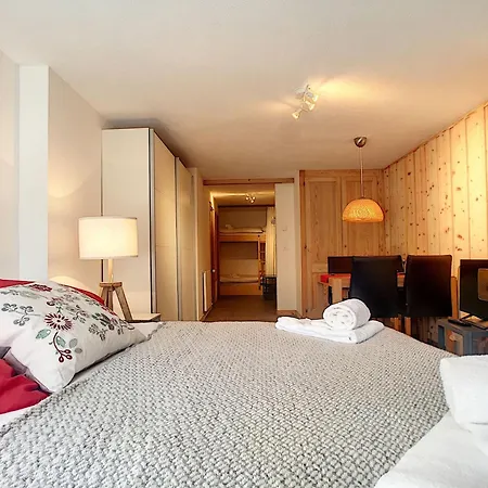 Ambassador 003 * וורבייה